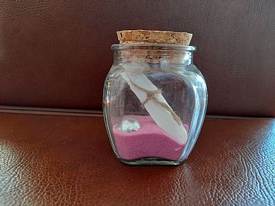 Γυάλινο Βαζάκι με Κρυφό Μήνυμα μέσα σε Χρωματιστή Αμμο