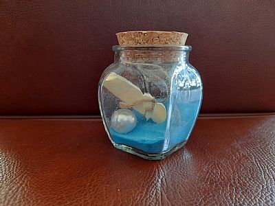 Γυάλινο Βαζάκι με Κρυφό Μήνυμα μέσα σε Χρωματιστή Αμμο