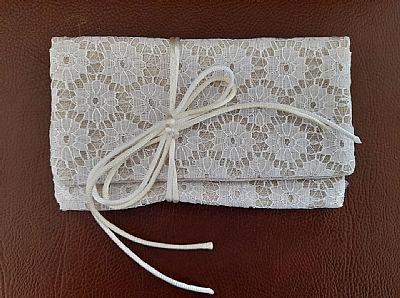 Μπομπονιέρα Φάκελος Λινάτσα με Δαντέλα